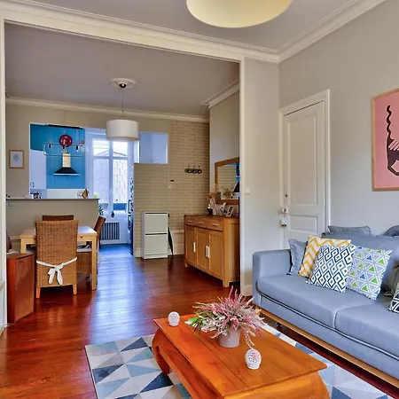 Nice Two-rooms דירה *